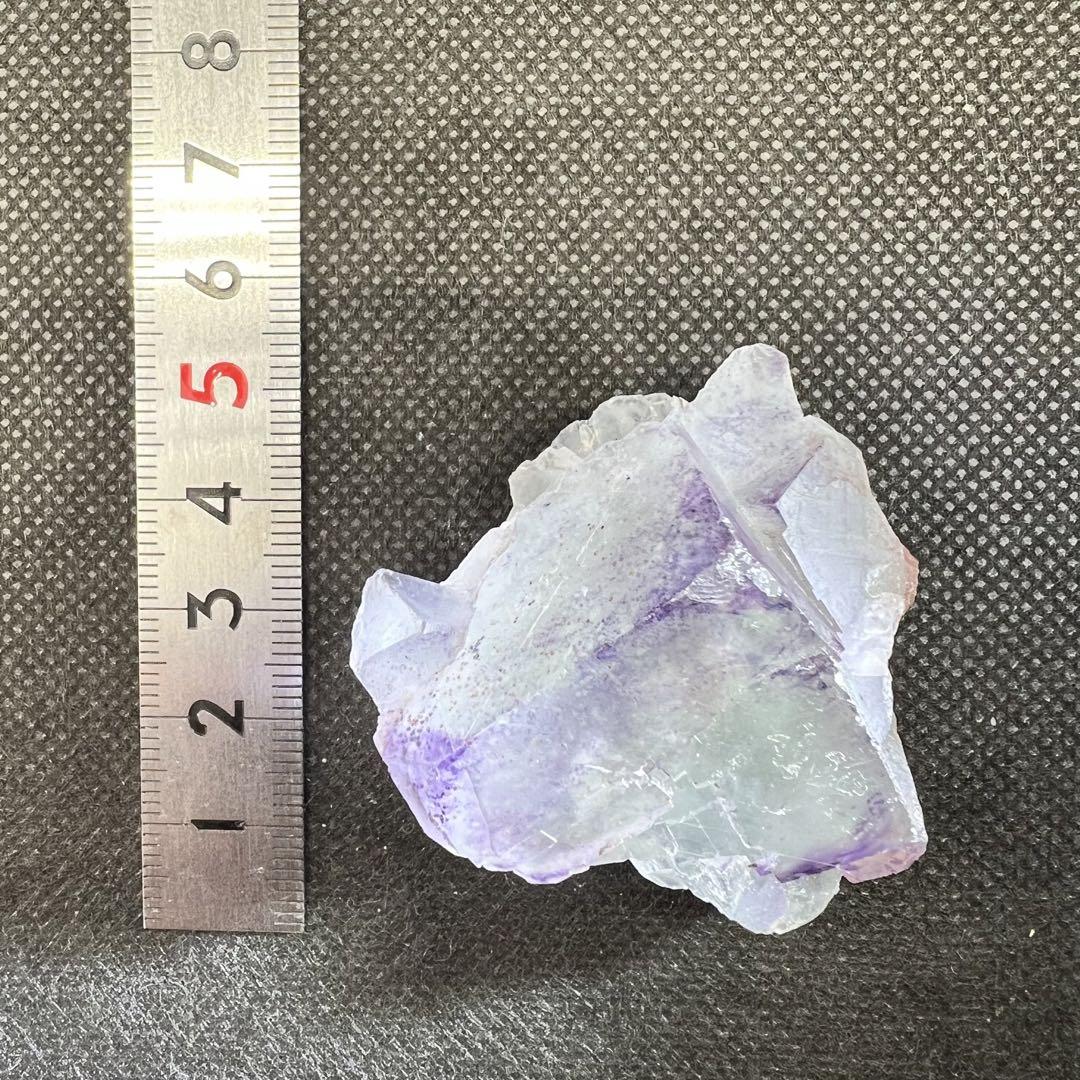 モロッコ産　パープルウィンドウ　ライトブルーフローライト