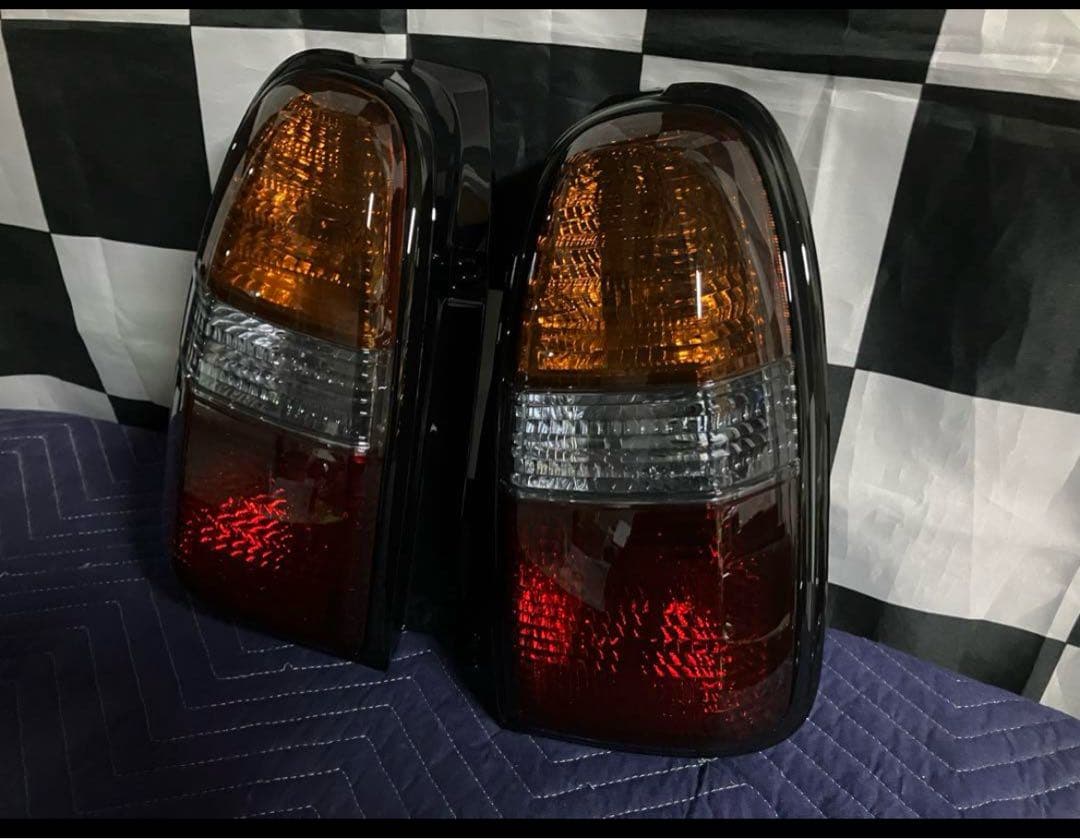 送料無料も! ミラジーノL700S 純正テール 左右セット ライトスモーク テール目立った傷や汚れなし