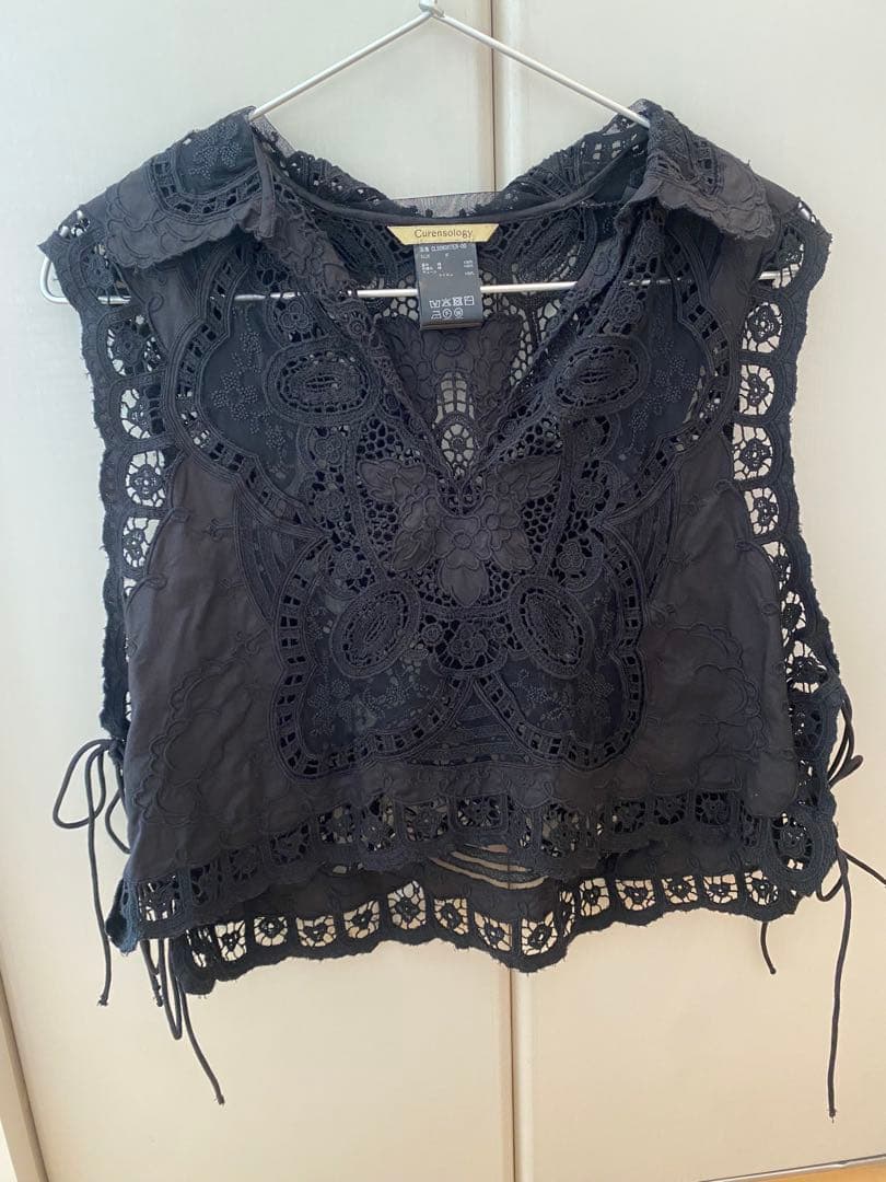 Curensology/エンブロイダリーブラウス/ブラック