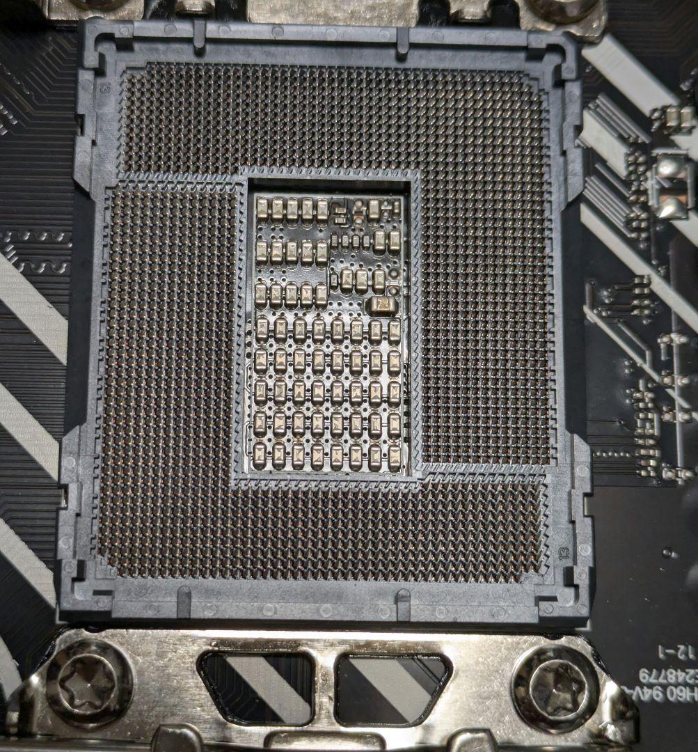 マザーボード、未使用SSD、crucialメモリ、電源セット＋おまけ マザーボード、未使用SSD、crucialメモリ、電源セット＋おまけ