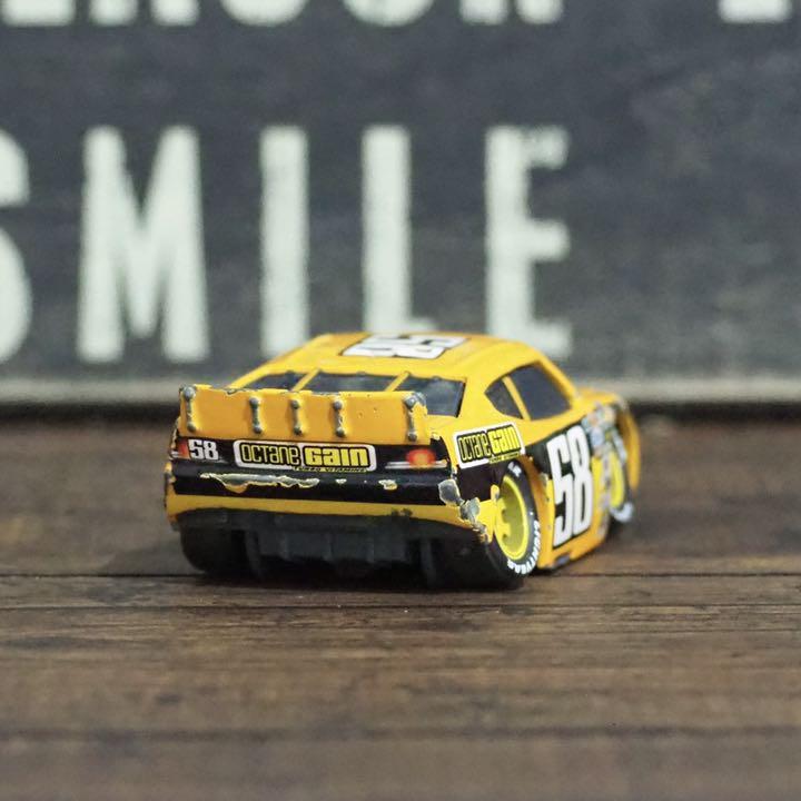マテル　カーズ　オクタンゲイン　ハウラー　初版 OCTANE GAIN HAULER 2009