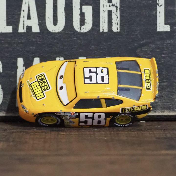マテル　カーズ　オクタンゲイン　ハウラー　初版 OCTANE GAIN HAULER 2009