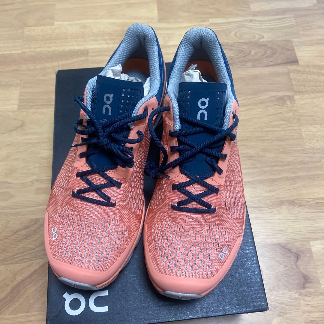 【新品未使用】ONシューズ クラウドサーファー 24cm