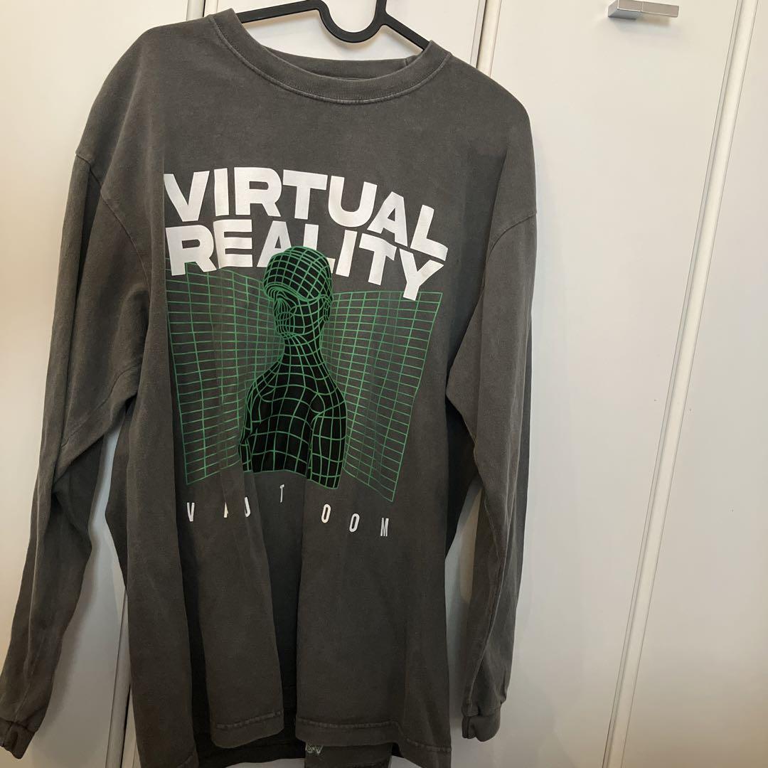 トップス VAULTROOM VIRTUAL REALITY TEE L charcoal