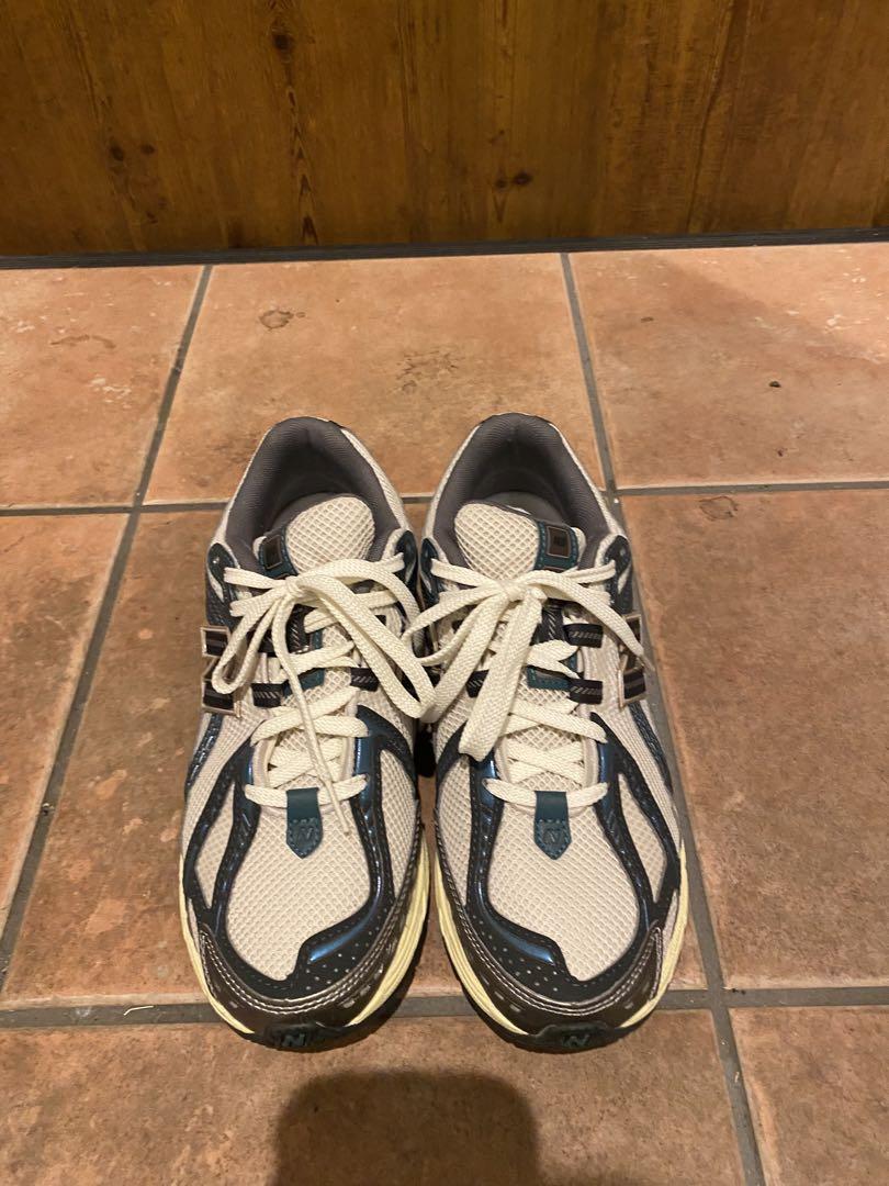 New Balance 1906R ホワイト/ネイビー