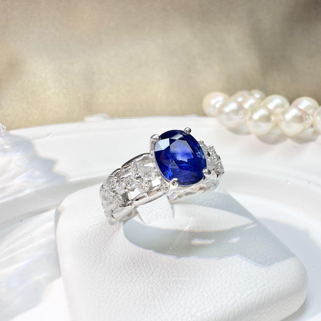 【美品】PT900 サファイア 3.06ct リング 側面にはダイヤ花モチーフ