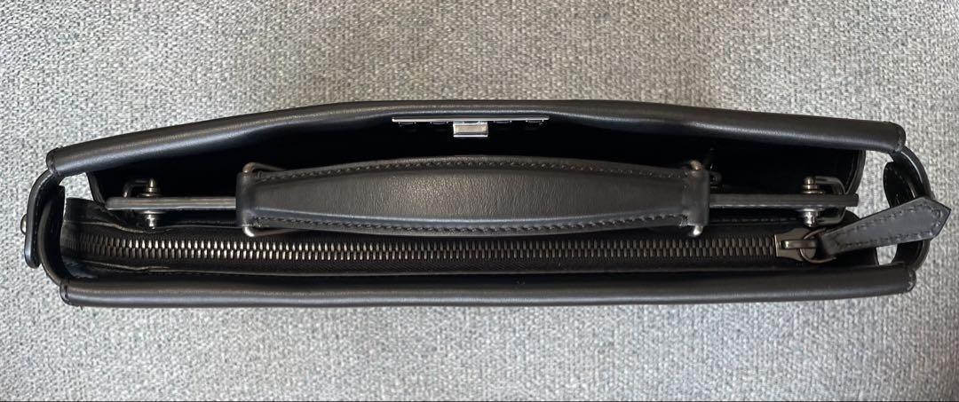 美品　FENDI フェンディ　ピーカブー　ブラック