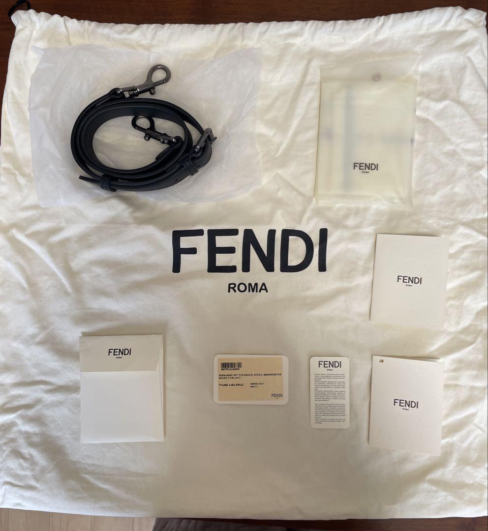 美品　FENDI フェンディ　ピーカブー　ブラック