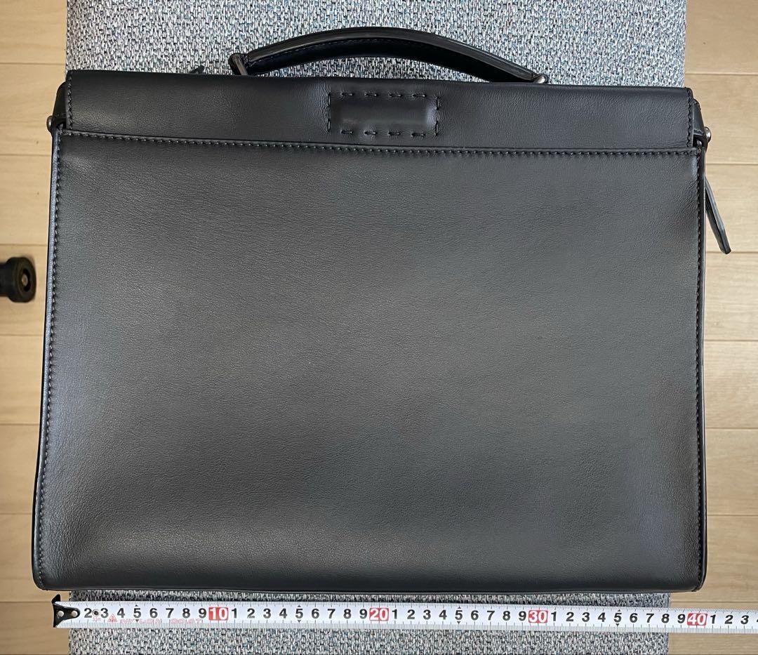 美品　FENDI フェンディ　ピーカブー　ブラック