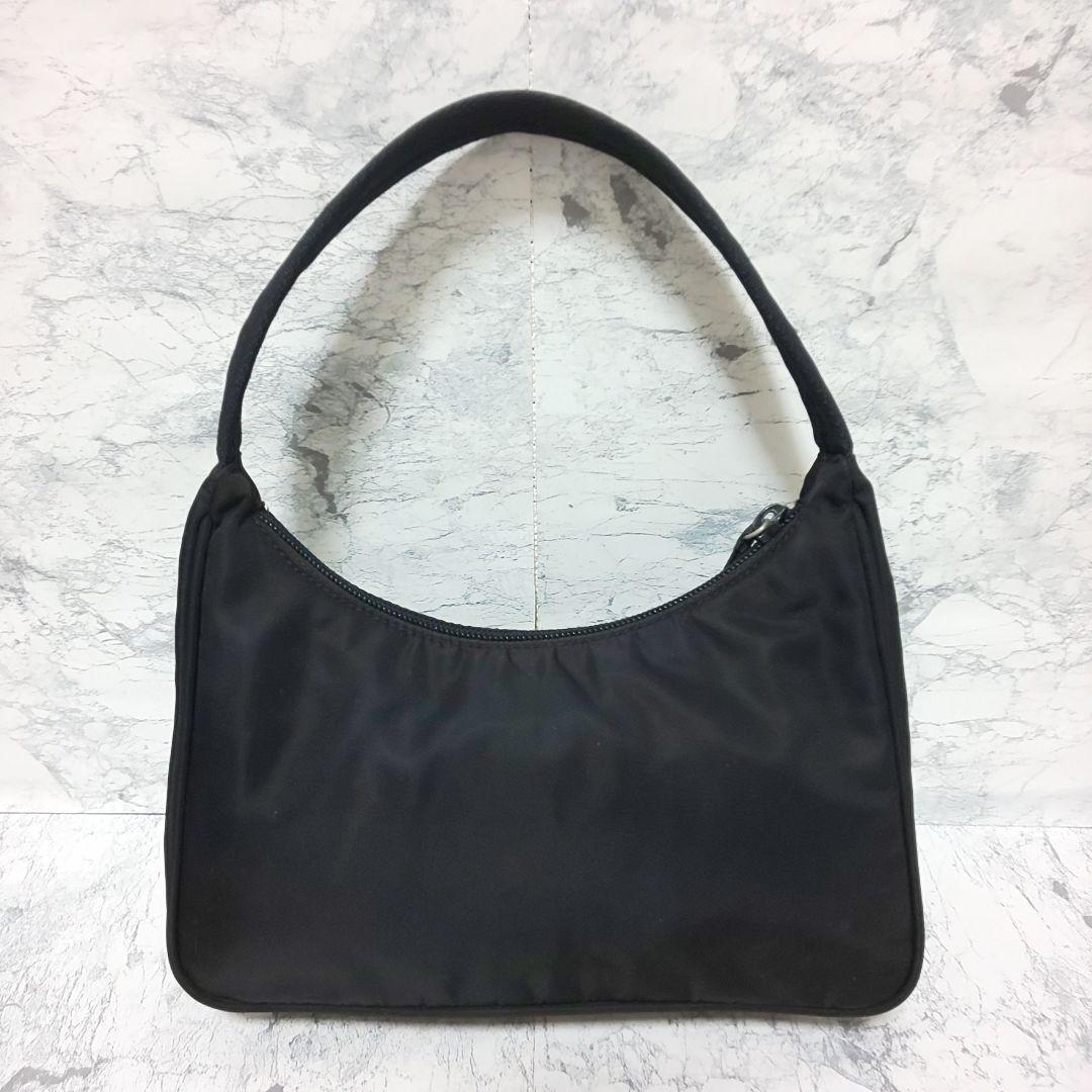 ✨美品✨プラダ アクセサリーポーチ 三角ロゴプレート テスートナイロン ブラック 美品】PRADA テスート アクセサリーポーチ 三角ロゴプレート
