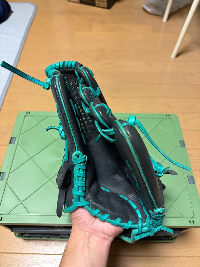 glove works