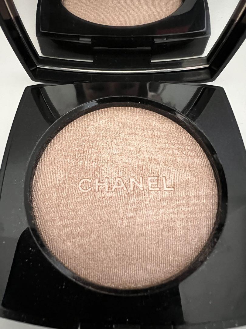 CHANEL POUDRE LUMIÈRE ハイライトパウダー
