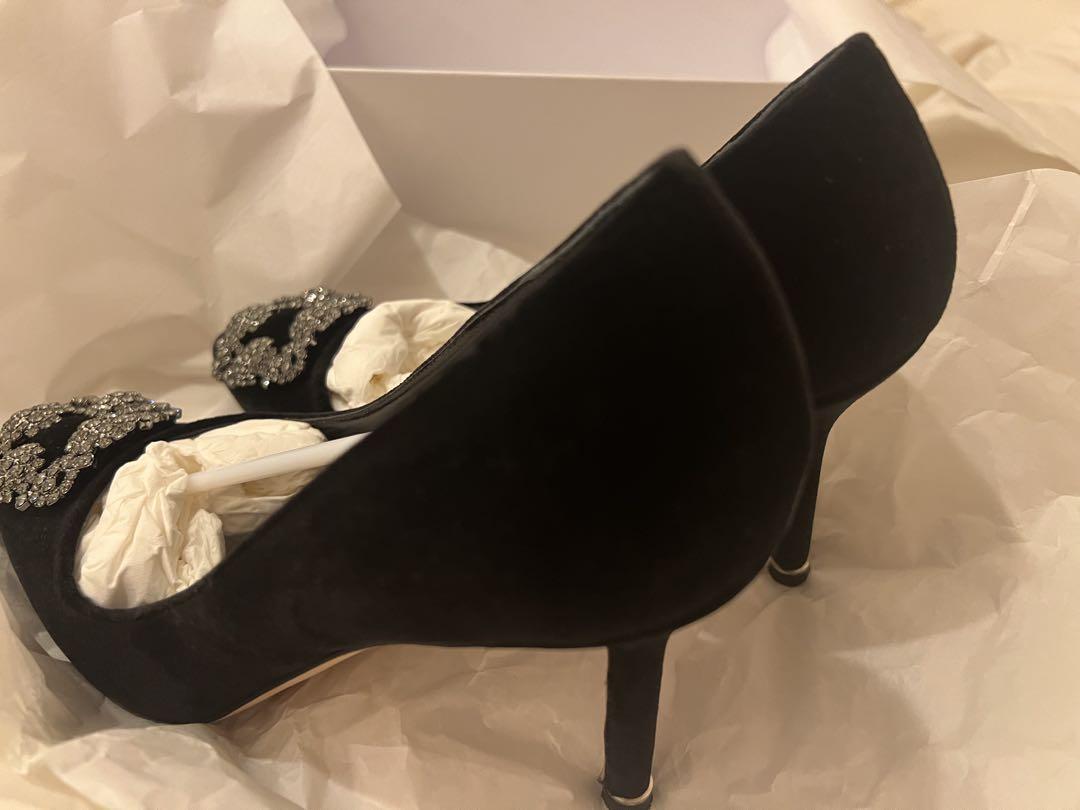Manolo Blahnik 38 黒 ハンギシ　ベルベット ベロアパンプス Manolo Blahnik 38 黒 ハンギシ ベルベット ベロアパンプス
