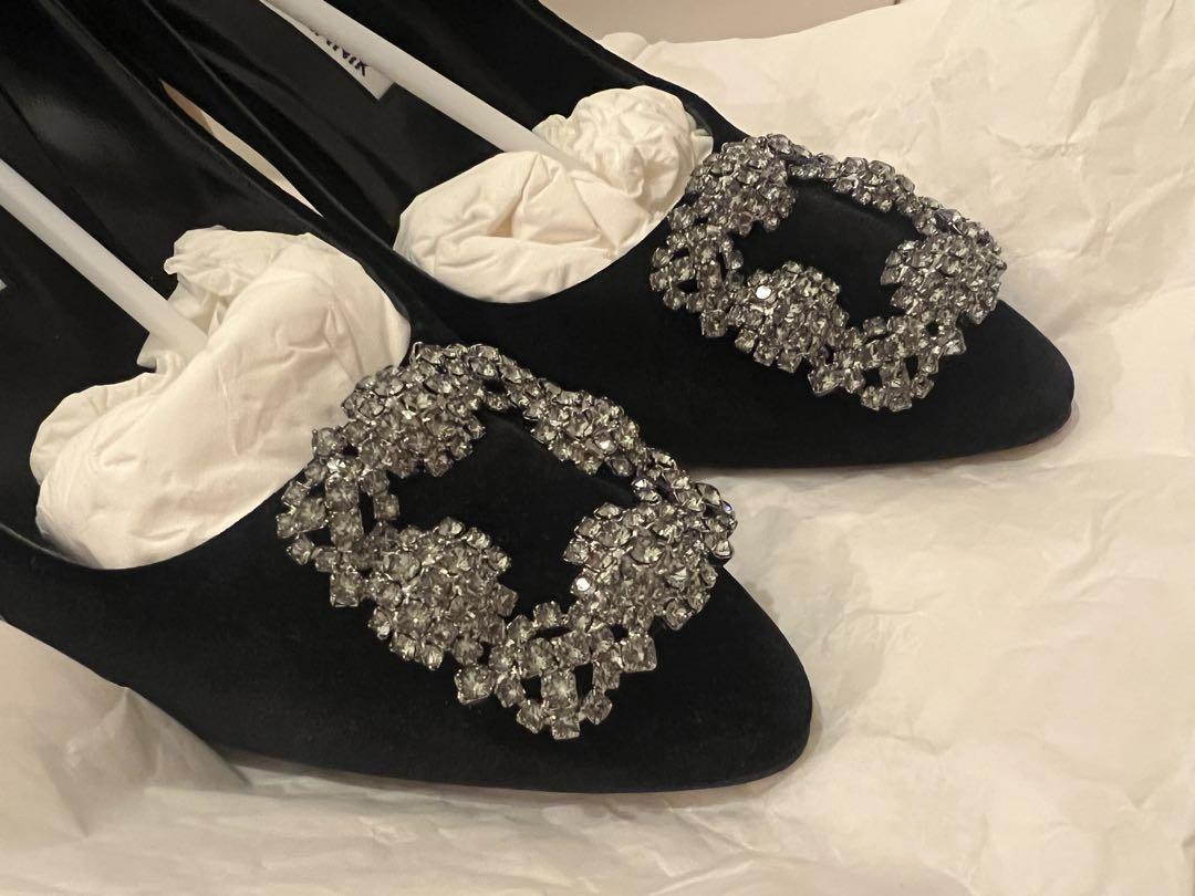 Manolo Blahnik 38 黒 ハンギシ　ベルベット ベロアパンプス Manolo Blahnik 38 黒 ハンギシ ベルベット ベロアパンプス