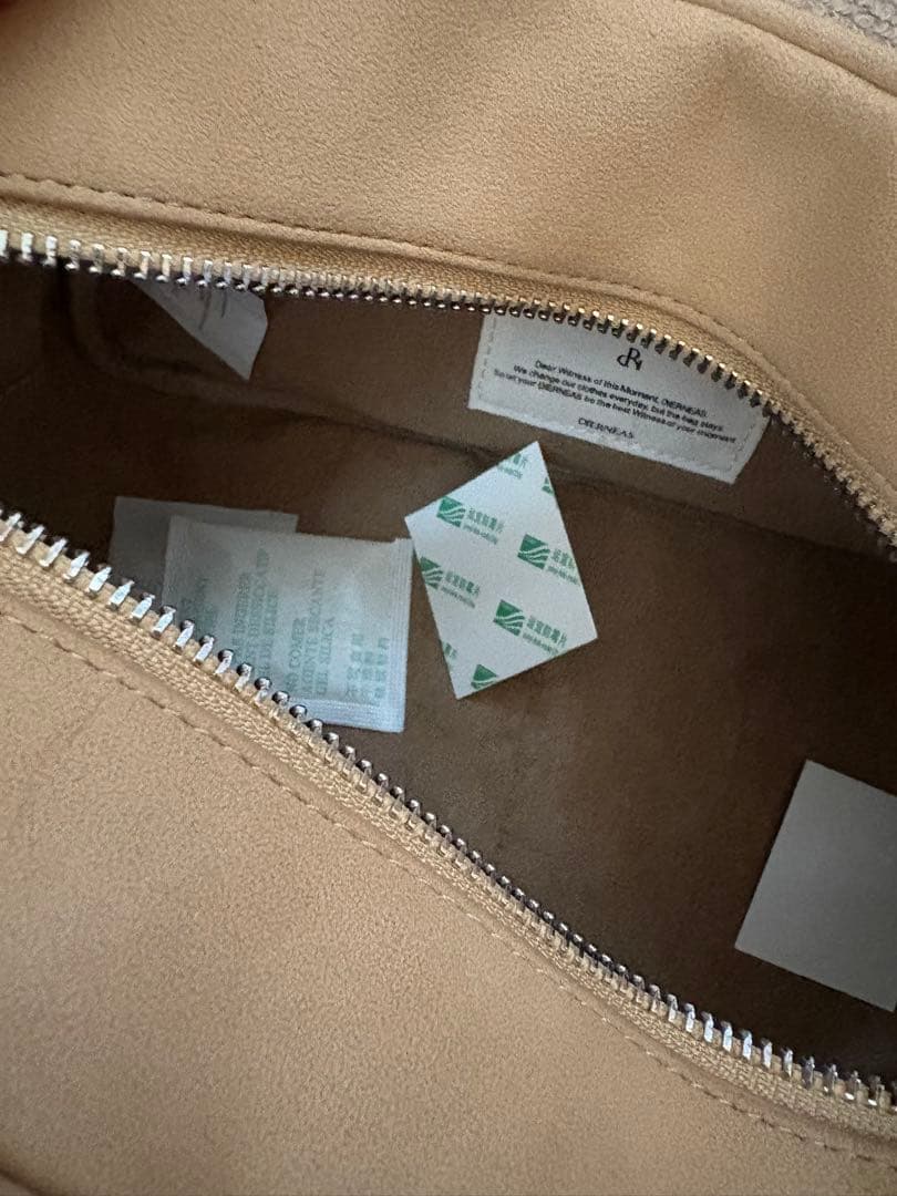 DIERNEAS ショルダーバッグ