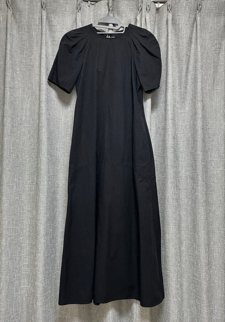 オープンバック パフスリーブ