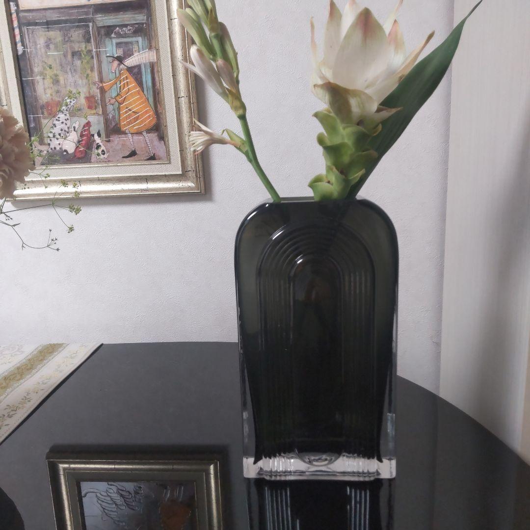 アクタス　完売品　モダンなフラワーベース