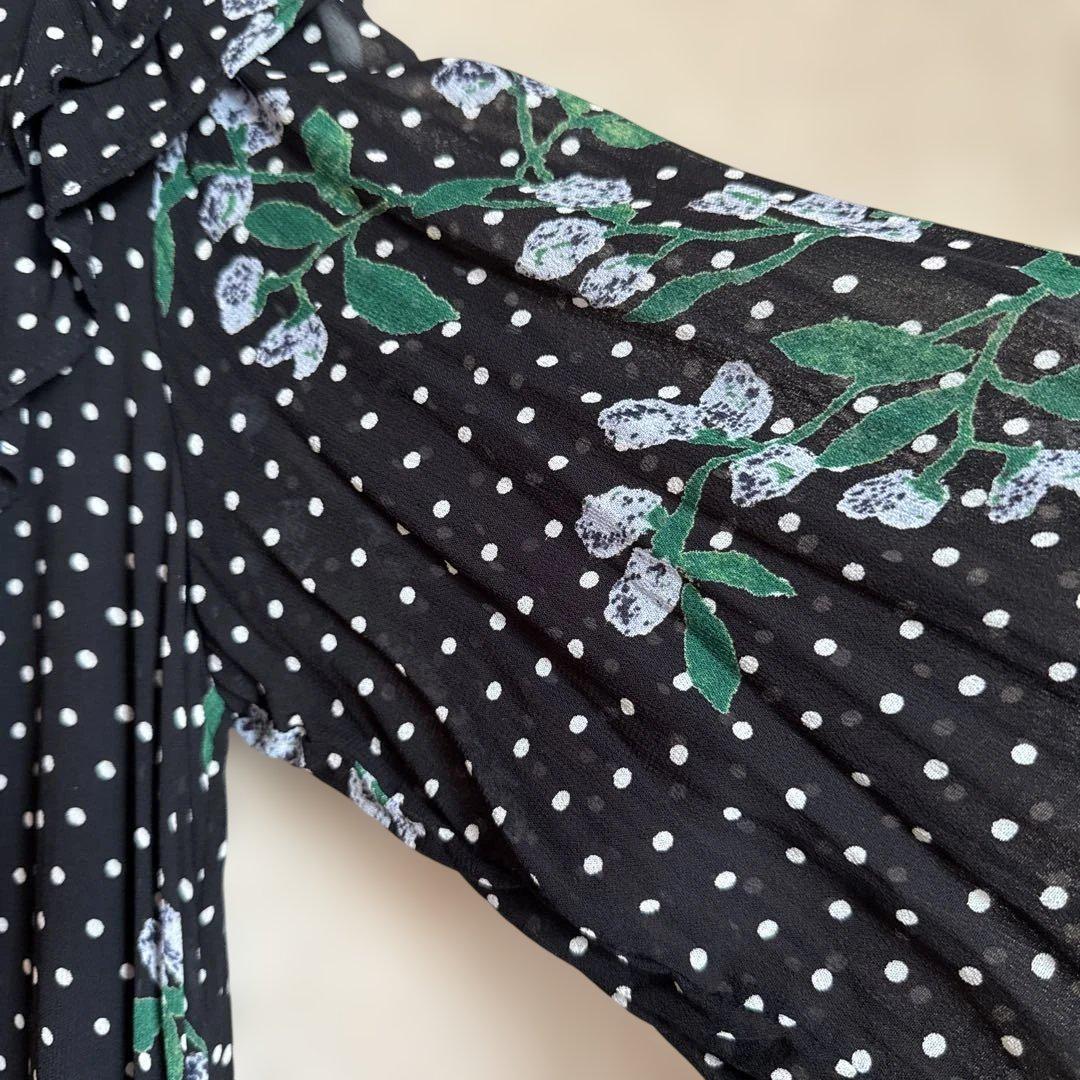 まるちゃん　GANNI 花柄　ワンピース　新品未使用 ラスト1点☆GANNI 中村アンさん着用 花柄ラップワンピース関税込
