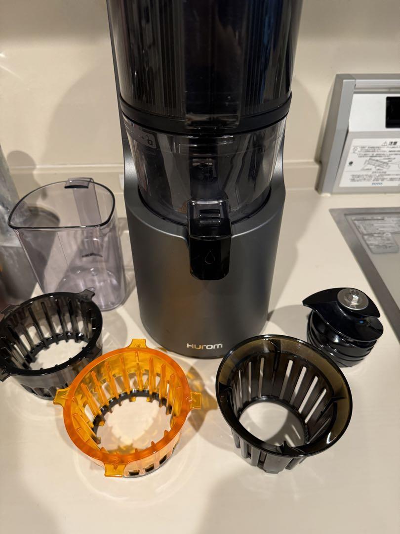 ヒューロム スロージューサー H-200 ミキサーコールドプレスジュース自動搾汁 Amazon | ヒューロム スロージューサー H-200(ダークグレー