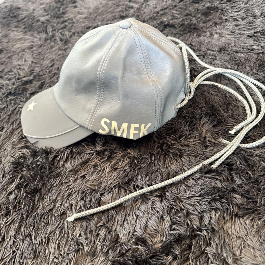SMFK 発光グレーキャップ
