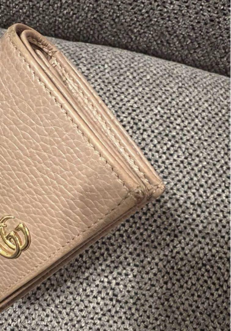 GUCCI 二つ折り財布 GGロゴ付き GUCCI二つ折り財布 GGロゴ付き