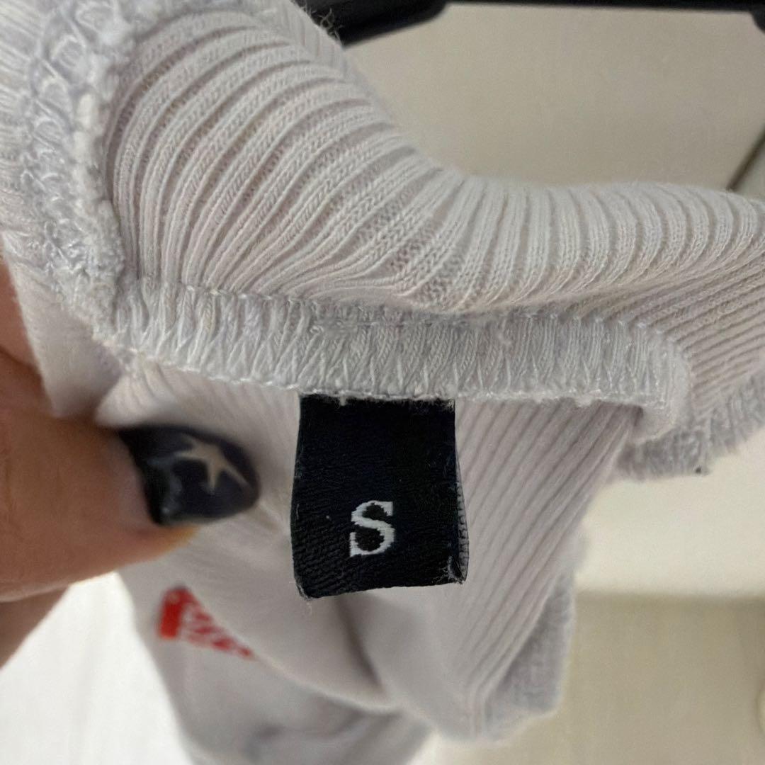 クロップド長袖Tシャツ