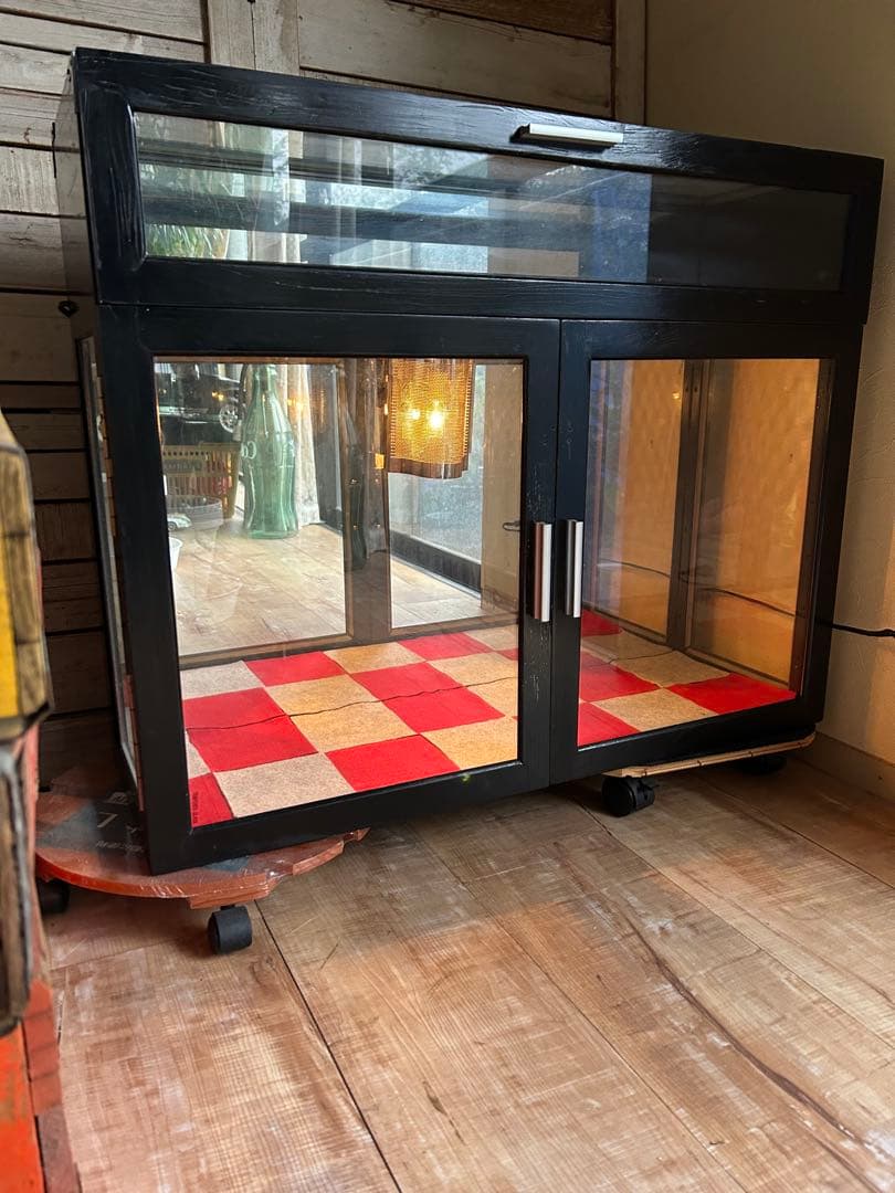 ケース 飾り棚 ショウケース 照明付きアメリカンアンティーク レトロ傷や汚れあり