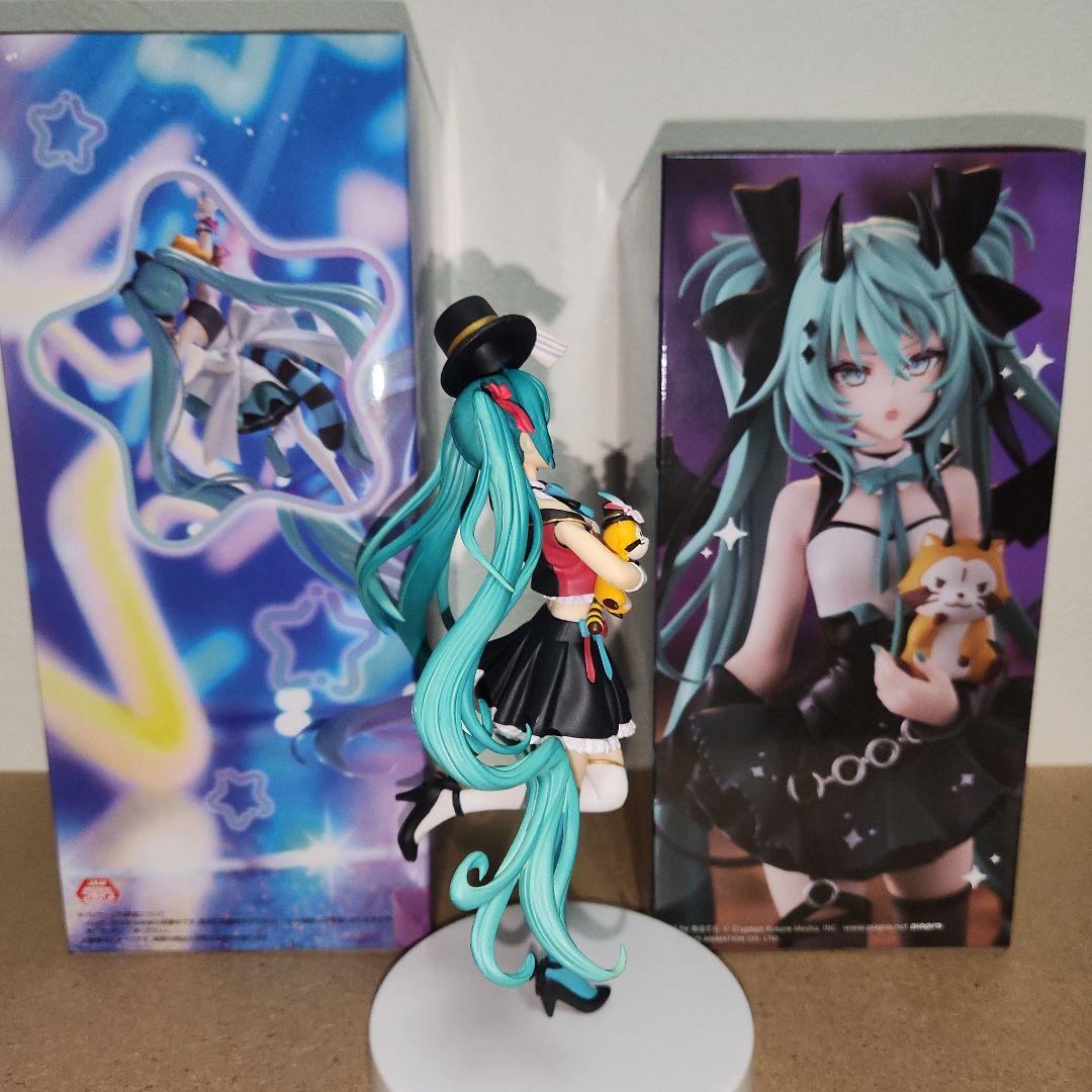 初音ミク×ラスカル　初代～三代目　#白るまんどのフィギュア 初音ミク×ラスカル 初代～三代目 #白るまんどのフィギュア