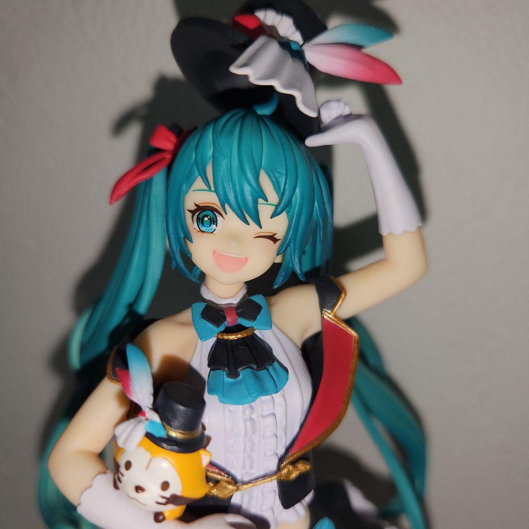 初音ミク×ラスカル 初代~三代目 #白るまんどのフィギュア 初音ミク×ラスカル 初代~三代目 #白るまんどのフィギュア