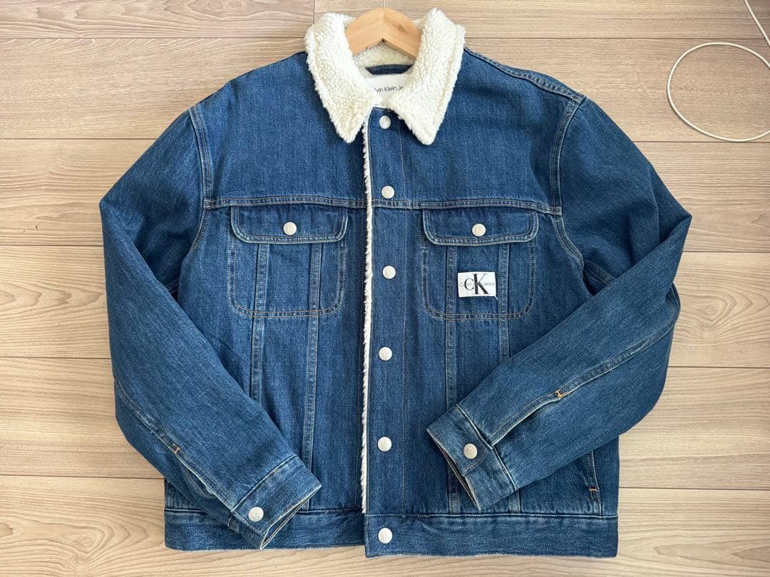 カルバンクライン ボア襟付きデニムジャケット