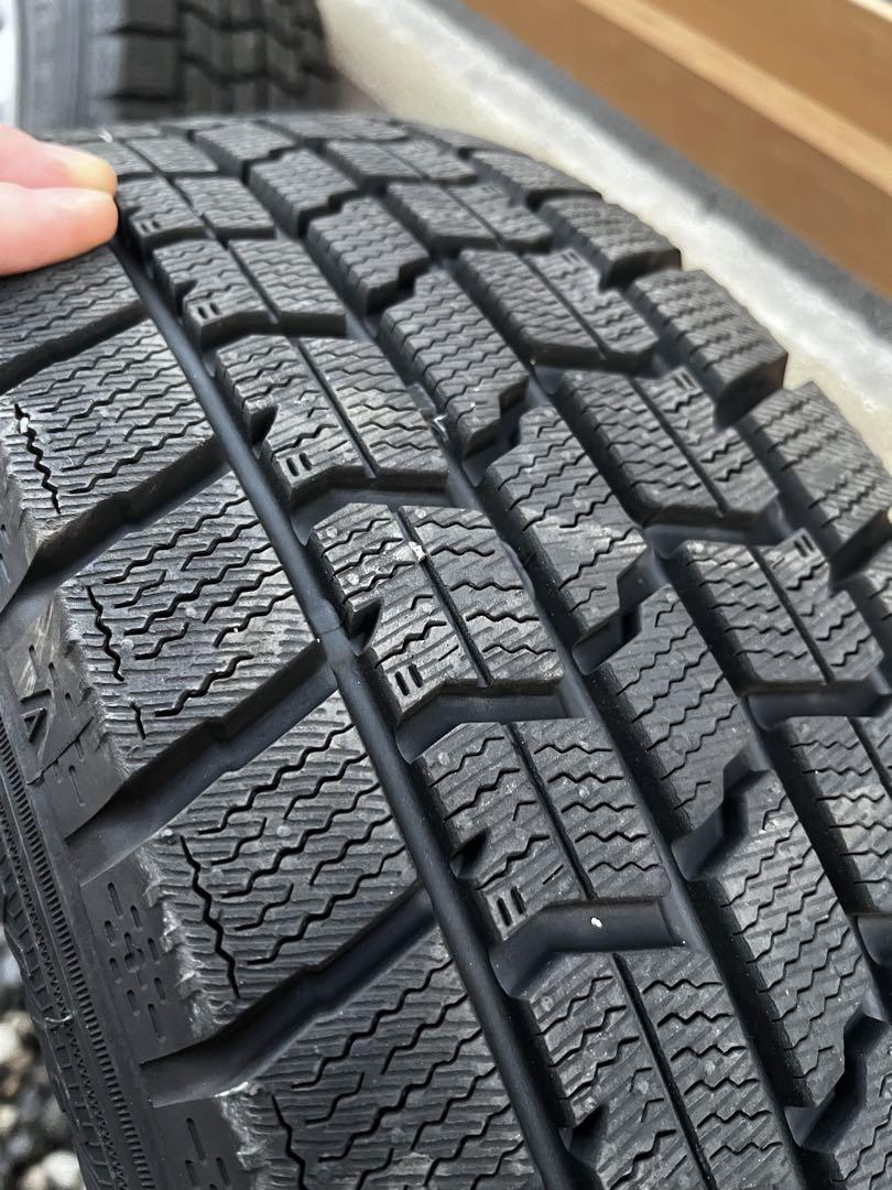 フォルクスワーゲンポロR6国産激溝スタッドレス175/65R15ほぼ新品