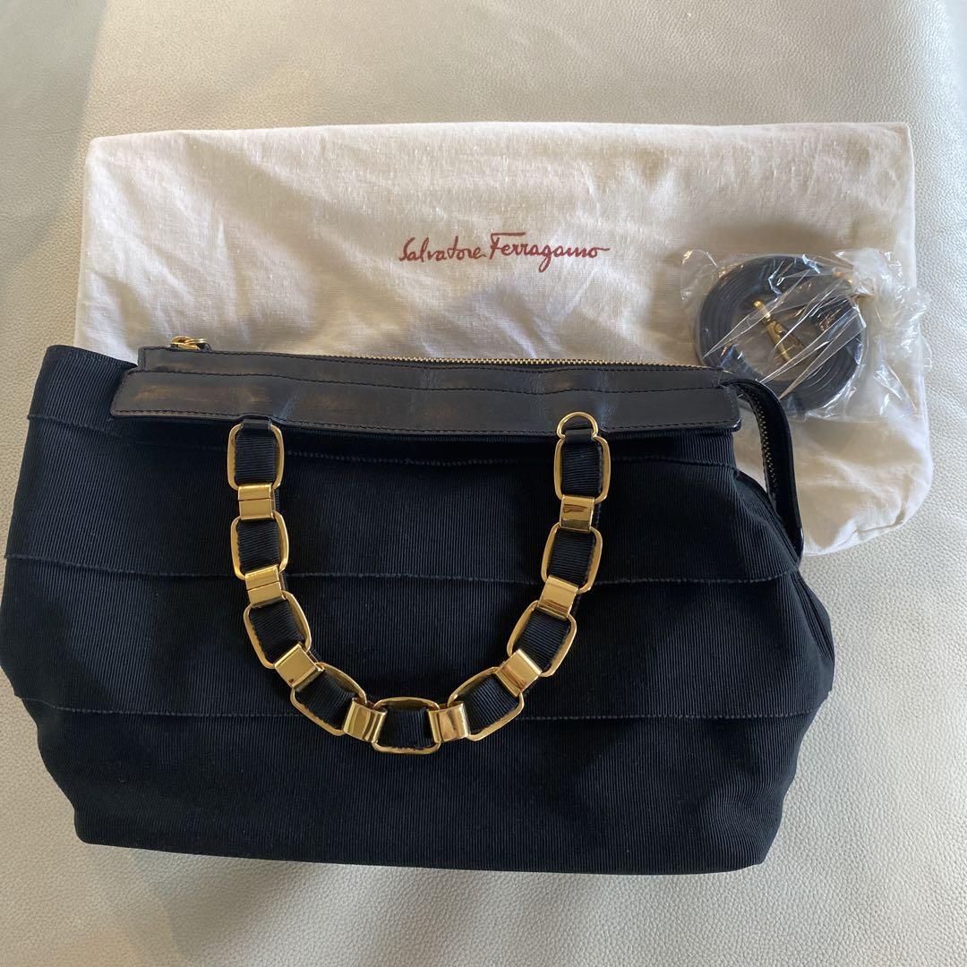 【国内発送】FERRAGAMO チェーンハンドバッグ FERRAGAMO】フェラガモ ヴァラ チェーン ハンドバッグ | Regalia