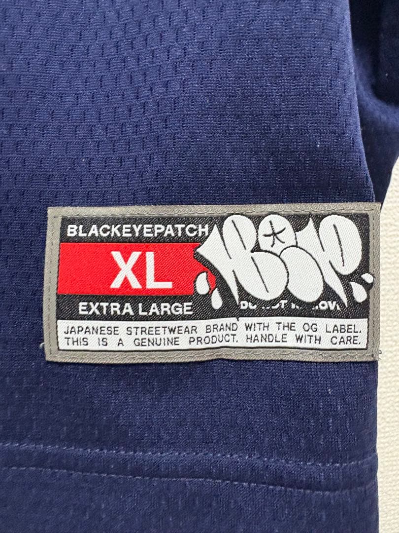 新品】ブラックアイパッチ ロンT