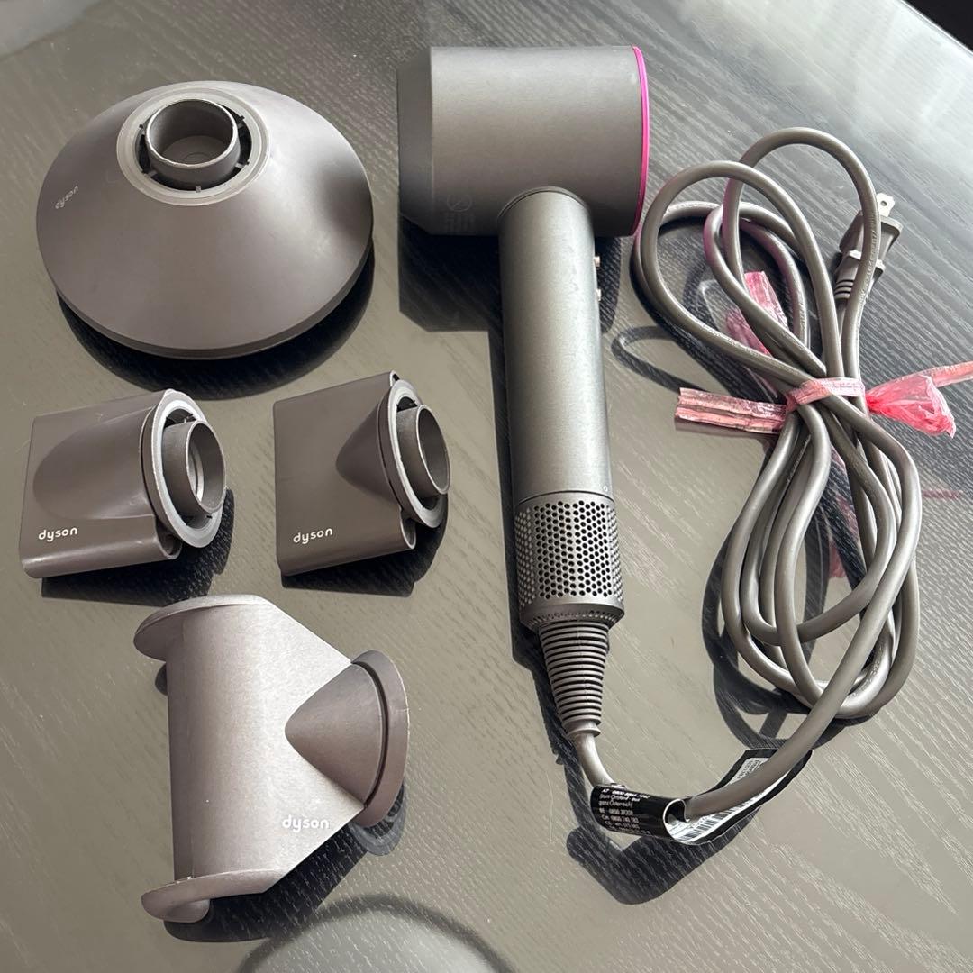 Dyson ドライヤー 海外電圧