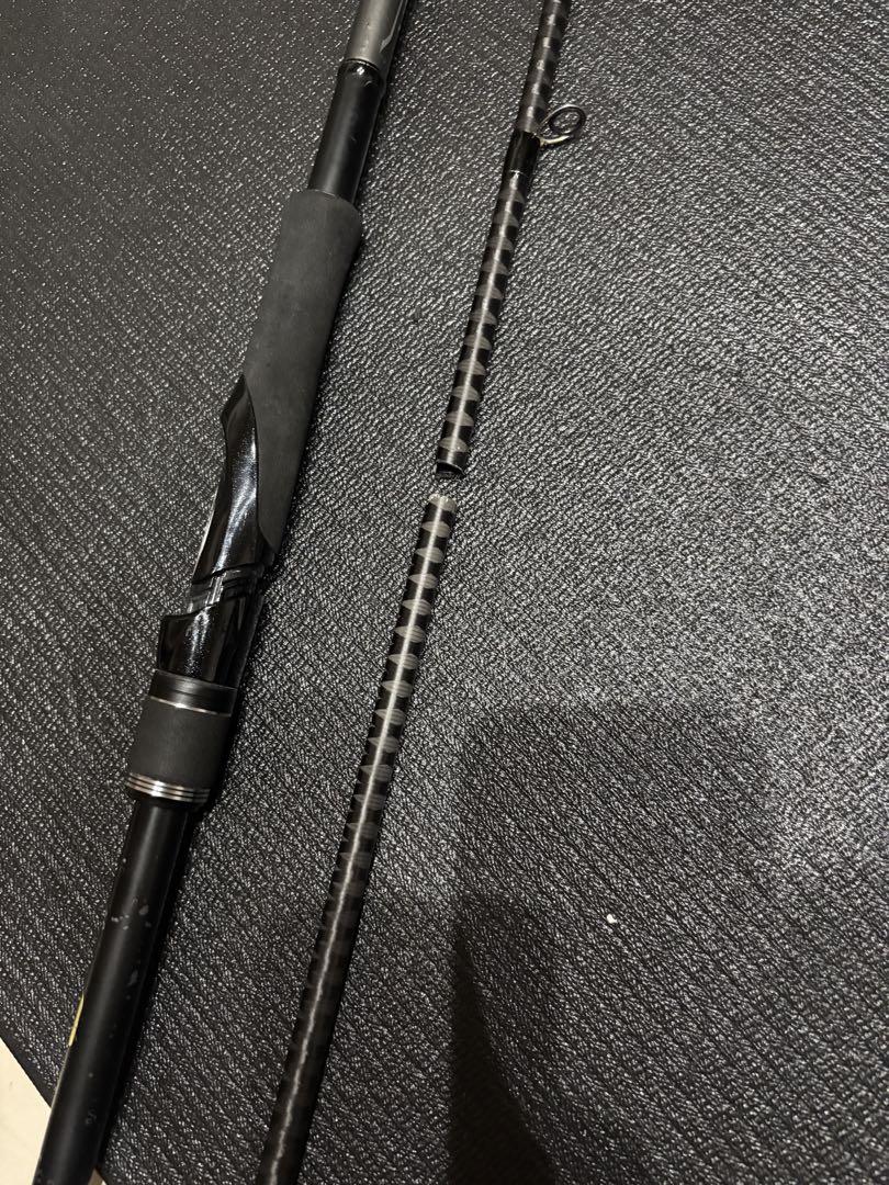 18ディアルーナS106MH ジャンク バット側は正常、竿先側は折れています。 18ディアルーナS106MH ジャンク バット側は正常、竿先側は折れ