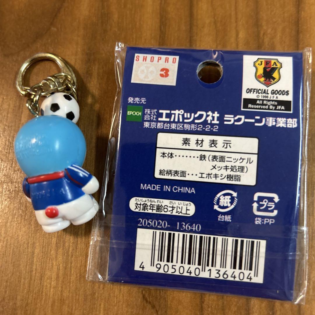 ドラえもん サッカーピンバッジ 2002年　コレクション　サプライズ　非売品 ドラえもん 2002 日韓ワールドカップ ガンバレ！ニッポン