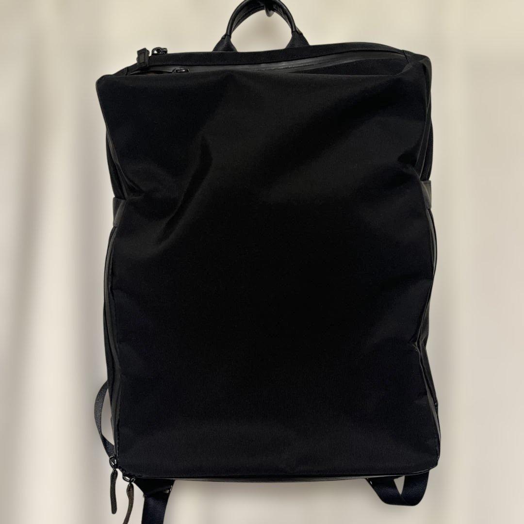 ブラック ナイロン バックパック