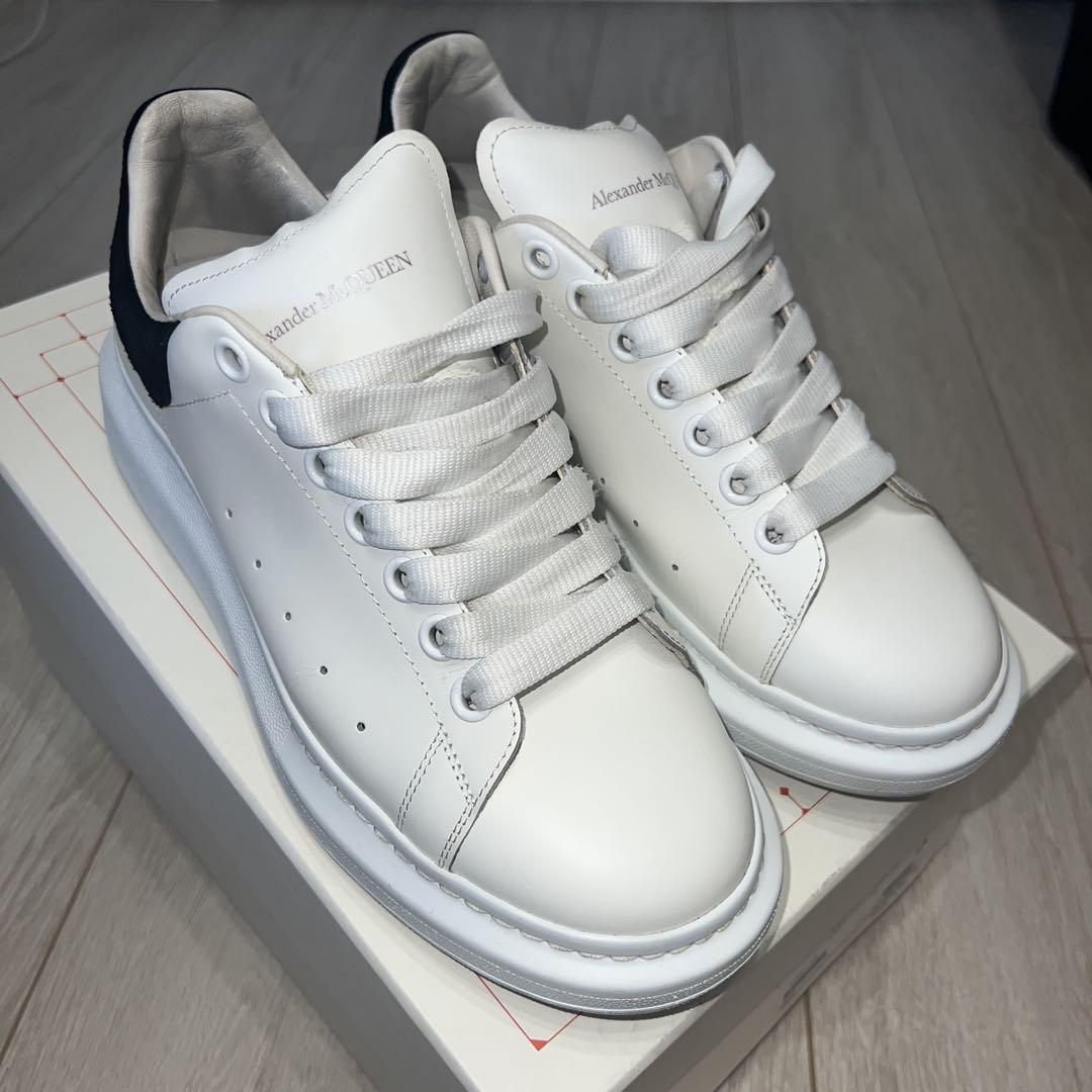 Alexander McQueen スニーカー ホワイト/ブラック 超美品］Alexander McQueen スニーカー ホワイト/ブラック