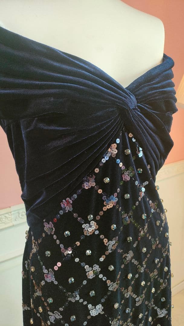 最新作が入荷中！ タダシショージ 鎖骨が ♫オフショル ベルベット膝丈ワンピースL Tadashi Shoji 【数量限定超特価!!】