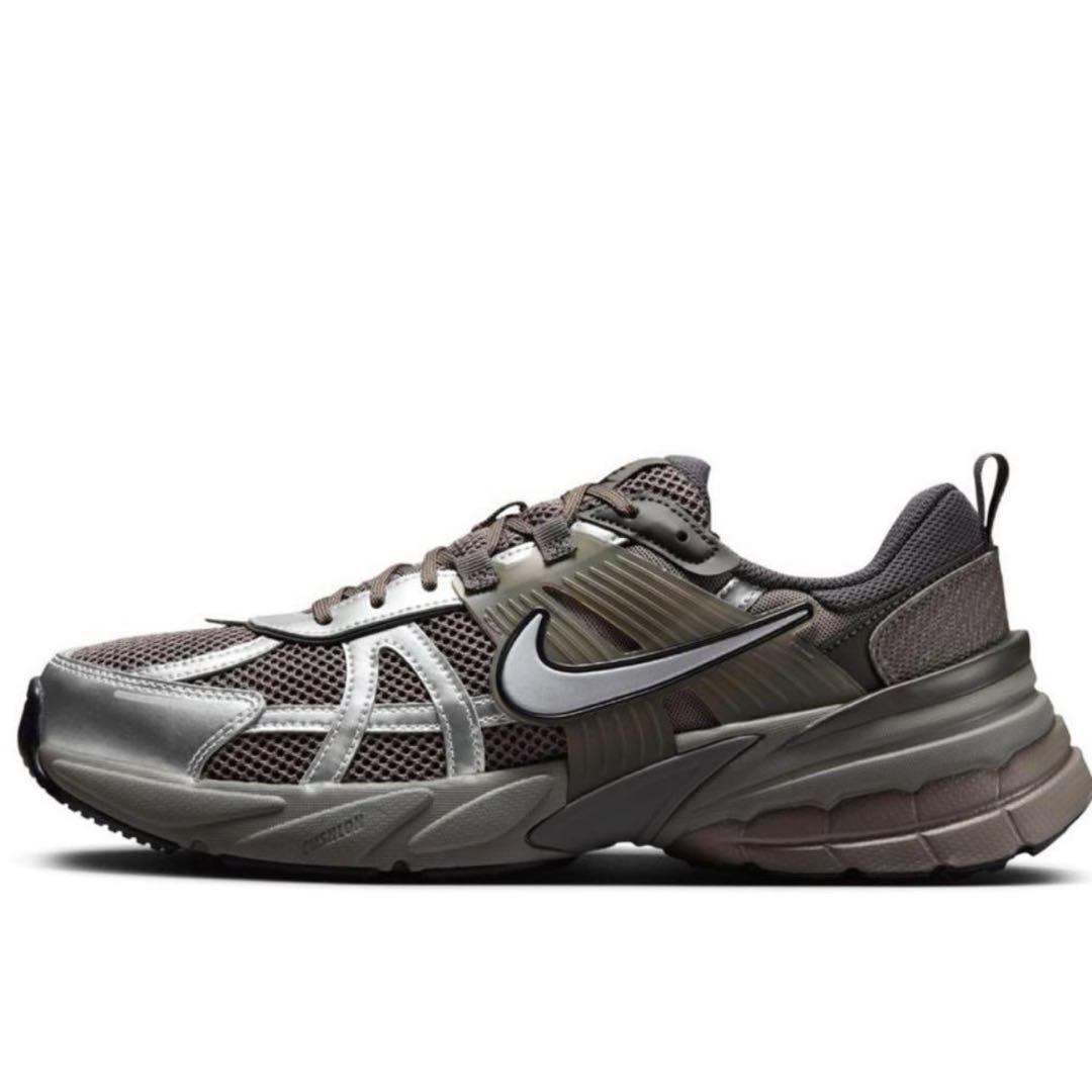 NIKE ナイキ V2K RUN HQ1678-200 25.5cm