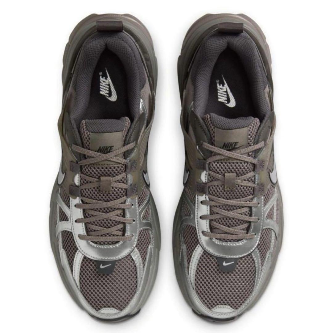 NIKE ナイキ V2K RUN HQ1678-200 25.5cm