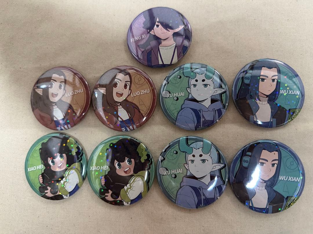 羅小黒戦記　トレーディングホログラム缶バッジ　ヴィレヴァン店員風