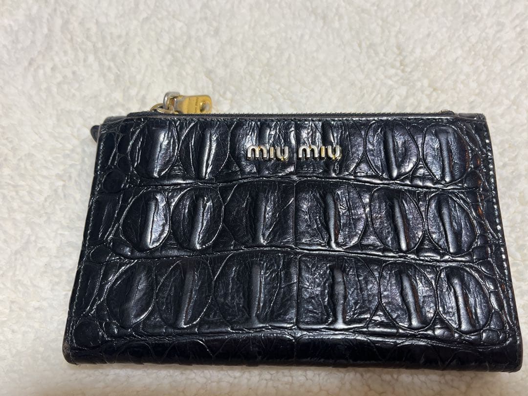 miu miu ブラック 三つ折り財布 MIU MIU(ミュウミュウ) / 三