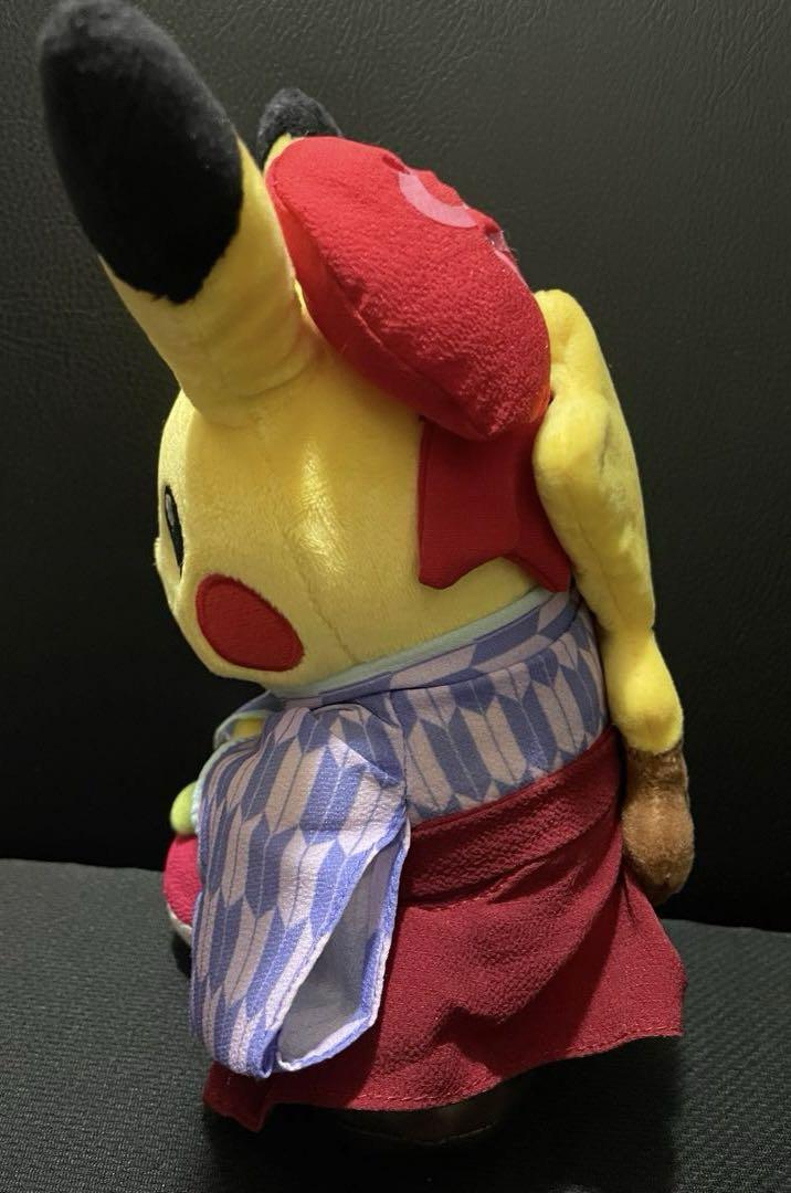 レア❤️ ポケモンセンター 袴姿のピカチュウ ぬいぐるみ(メス) レア❤️ ポケモンセンター 袴姿のピカチュウ ぬいぐるみ(メス