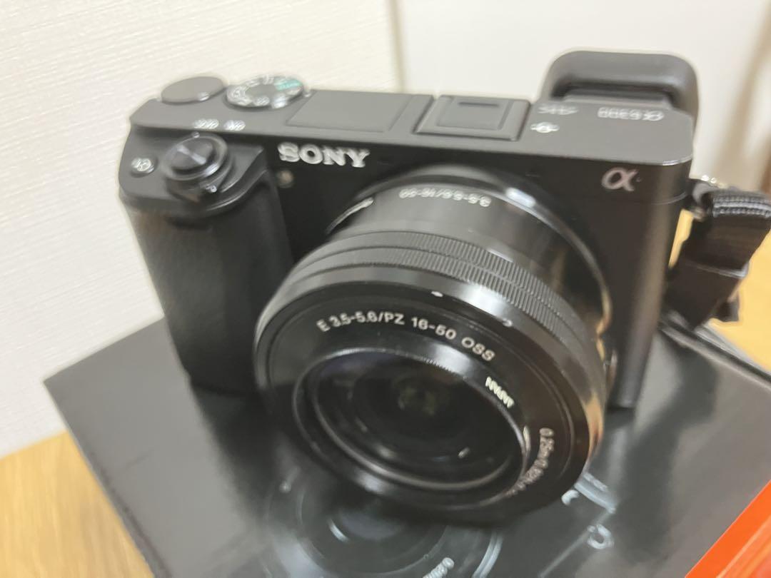 SONY α6300 ミラーレス一眼パワーズームレンズキット　USB電源おまけ SONY α6300 ミラーレス一眼パワーズームレンズキットUSB電源おまけ