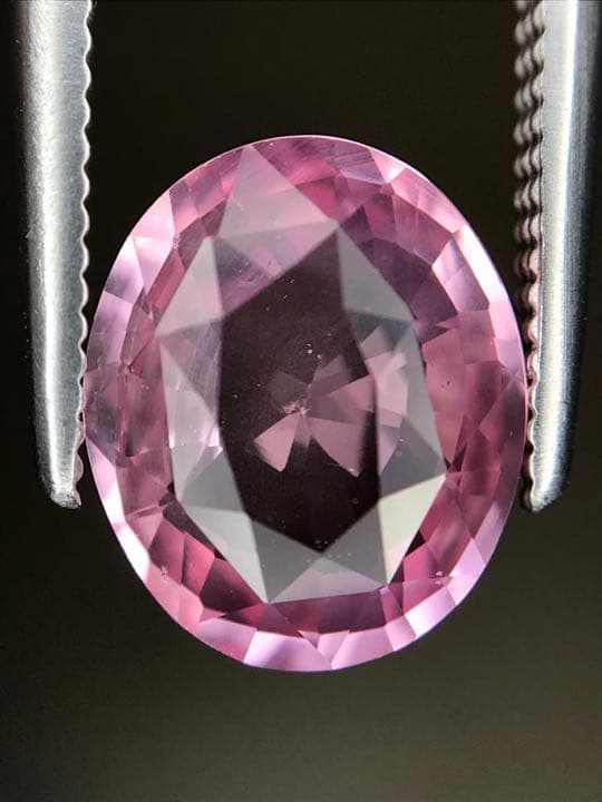 非加熱天然パパラシアサファイア1.54ct、マダガスカル産鑑別書付き. 非加熱天然パパラシアサファイア1.54ct、マダガスカル産鑑別書付き.