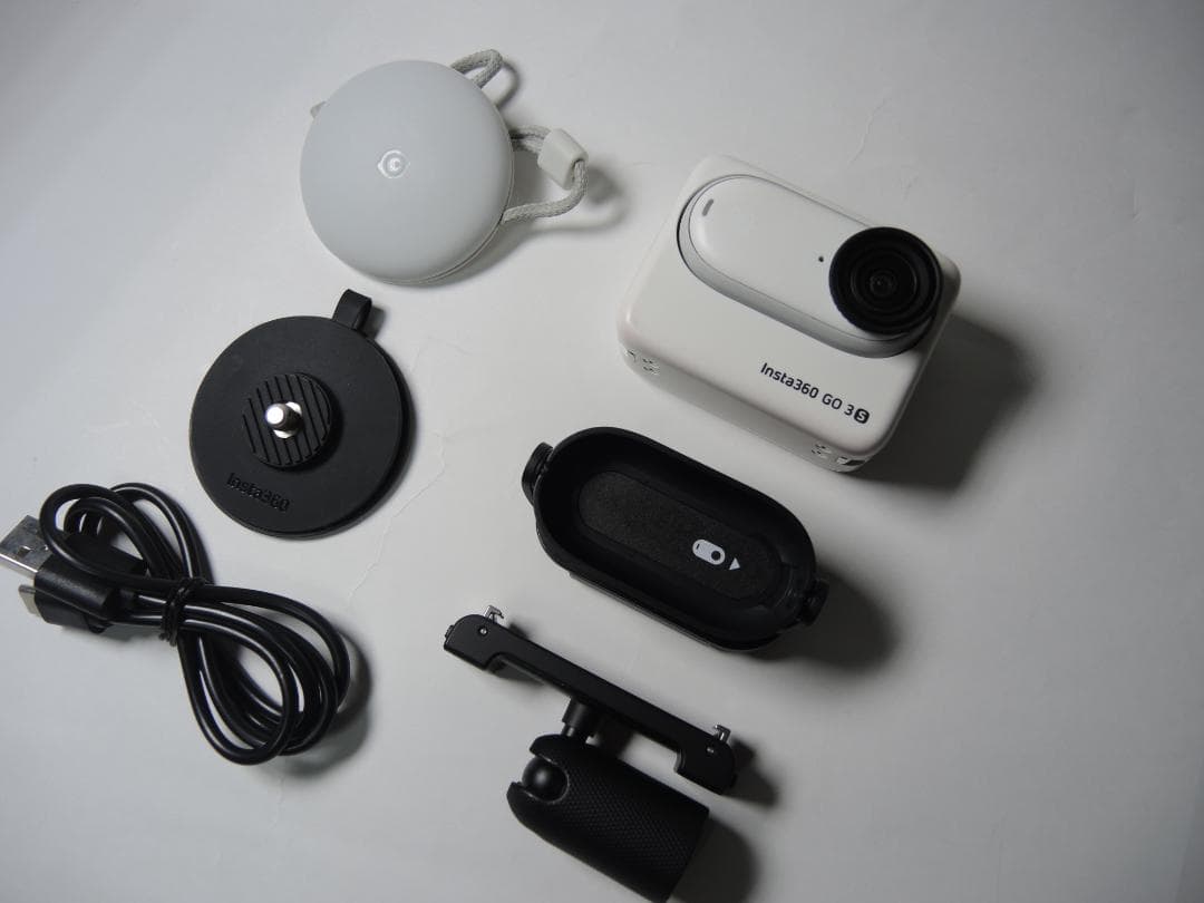 insta360 go 3 s 128GB ホワイト 小型アクションカメラ