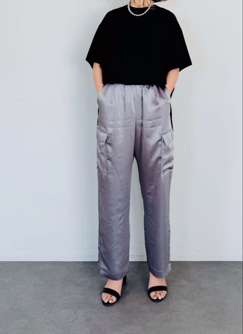 サテンカーゴイージーパンツ チャコールグレー