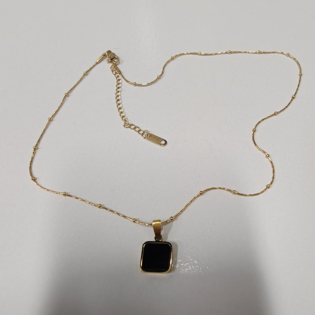 金メッキ スクエアペンダント ネックレス