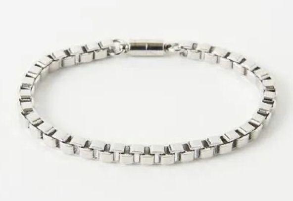 オリジナルのブレスレットです。